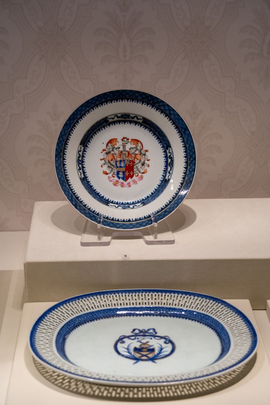 Layer Plates with Wall Decals